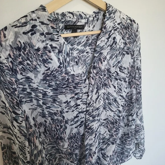 Banana Republic long sleeve wrap top - Picture 5 of 6